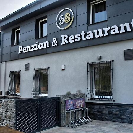 Penzion 68 Hotel Кладно Екстериор снимка